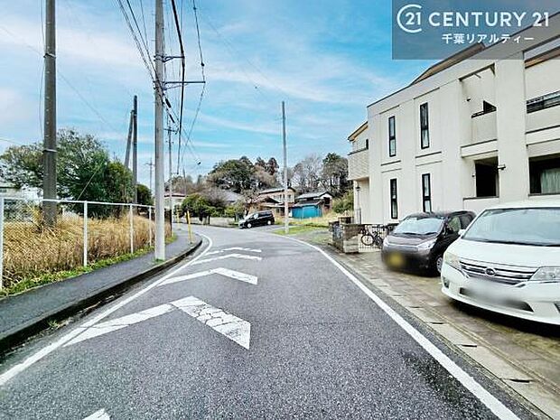 周辺環境や、お客様のご希望に合った物件も一緒にご案内を致します。住宅ローンアドバイザーによるご相談も承ります。当社はお問い合わせに即対応します!お待たせしません!