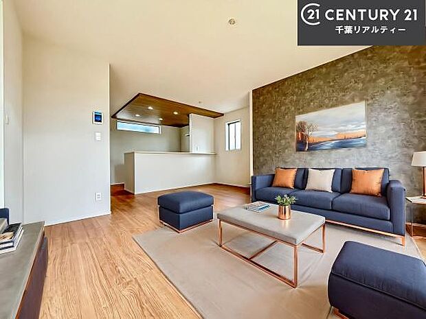 家具はCGパースです。開放感のある広々LDK！ソファーやダイニングテーブルを置いても窮屈にならないので快適に過ごせます！コミュニケーションが取りやすいリビングです！