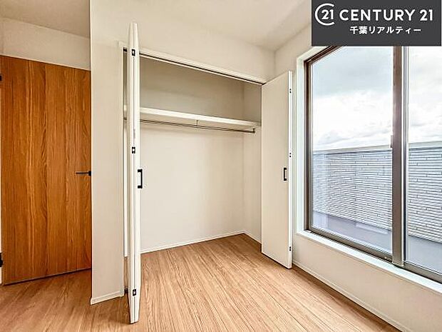 収納がしっかりあるので家具の配置がしやすく、ライフスタイルに合わせたお部屋作りが可能です。