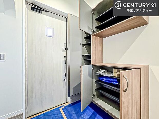 シューズボックス付き。玄関が片付きお掃除がしやすいです!スッキリした玄関で戸を開けた瞬間、清潔感のある心地いい空間が出迎えてくれます。