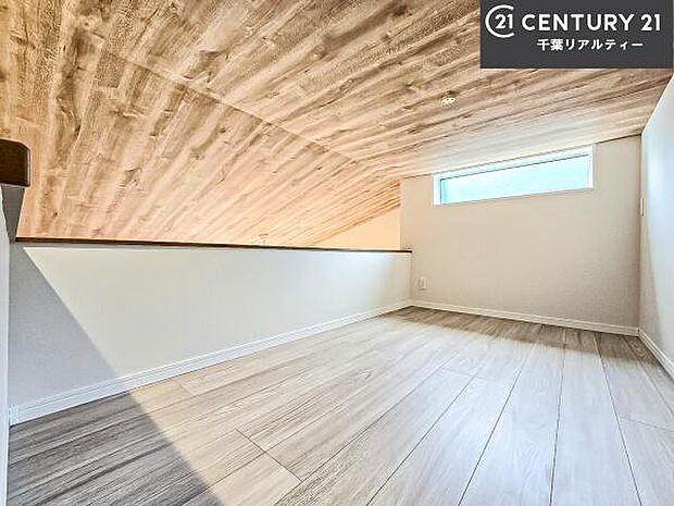 ロフト付き!普段使わないような季節物のインテリアや家電の収納に便利!是非現地にてお確かめください!