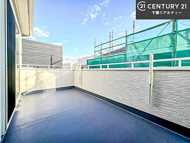 陽当たり良好なバルコニーです!晴れた日には青い空を見渡せる開放的な時間を楽しめます。