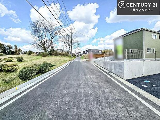 周辺環境や、お客様のご希望に合った物件も一緒にご案内を致します。住宅ローンアドバイザーによるご相談も承ります。当社はお問い合わせに即対応します!お待たせしません!