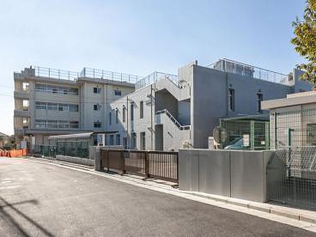 市川市立第四中学校まで1500m