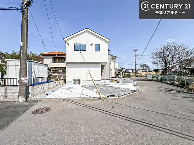 周辺環境や、お客様のご希望に合った物件も一緒にご案内を致します。住宅ローンアドバイザーによるご相談も承ります。当社はお問い合わせに即対応します!お待たせしません!