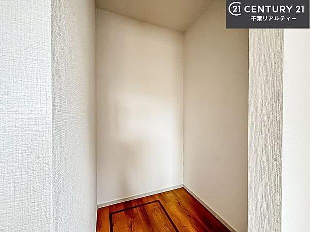 各居室収納付き！急なお客様が来客しても散らかったお部屋をサッと片付けられます！お部屋のスペースが生まれゆとりあるお部屋を演出することが出来ます！