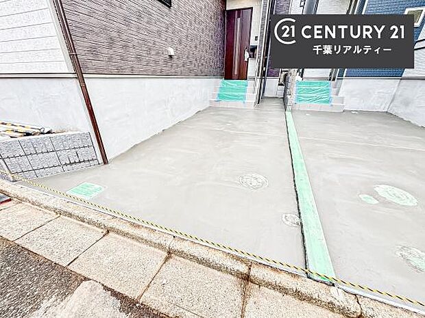 カースペース付きなのでマイカーをお持ちの方も安心ですね！ぜひ現地にてお確かめくださいませ！