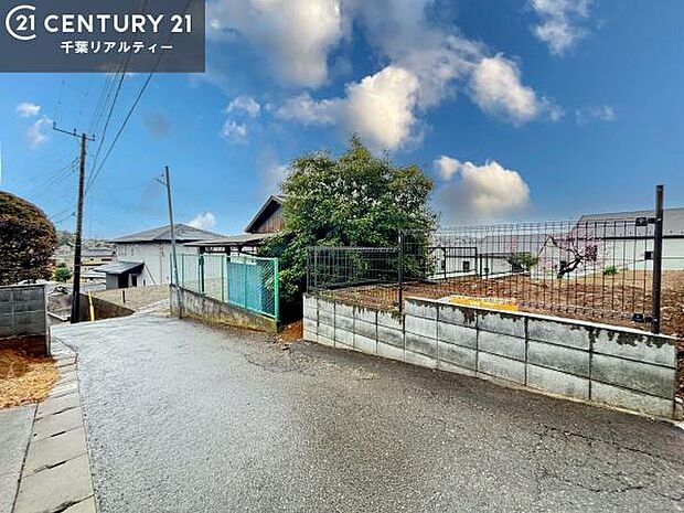 周辺環境や、お客様のご希望に合った物件も一緒にご案内を致します。住宅ローンアドバイザーによるご相談も承ります。当社はお問い合わせに即対応します!お待たせしません!