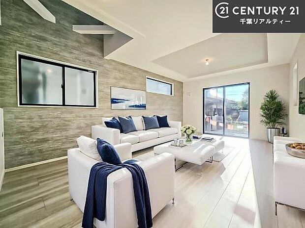 家具はCGパースです。開放感のある広々LDK！ソファーやダイニングテーブルを置いても窮屈にならないので快適に過ごせます！コミュニケーションが取りやすいリビングです！