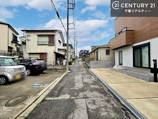 周辺環境や、お客様のご希望に合った物件も一緒にご案内を致します。住宅ローンアドバイザーによるご相談も承ります。当社はお問い合わせに即対応します!お待たせしません!