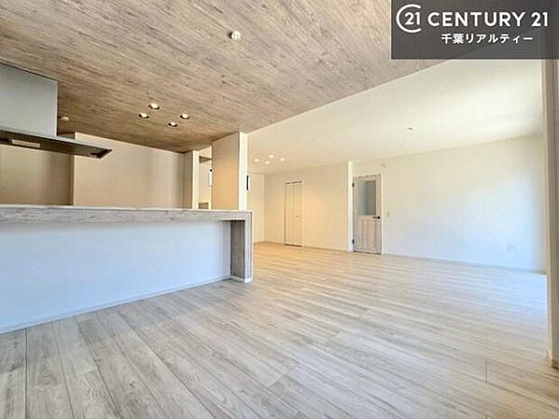 心地良いリビングは家族が自然と集まります。家族団欒の時間が増えそうです。ご家族と、より一層充実した時間を過ごせそうですね。