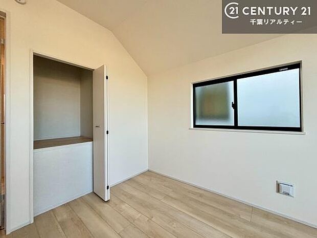 住空間をすっきり使うためには必須ポイントの収納スペースですよね。是非現地でご確認ください！