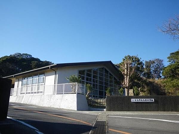 いすみ市立大原中学校まで3300m