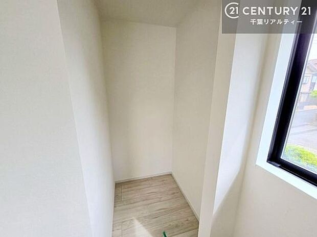 収納が充実しているからこそ、お部屋はいつも広々。掃除や片付けもラクになり、居心地の良い暮らしが続きます。
