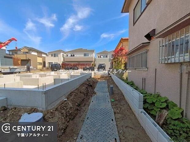 建築途中だからこそ分かる構造のしっかりさ。完成後は理想の住まいとしてお迎えします。これから仕上がる内装にも注目!新生活が楽しみになる住まいです。
