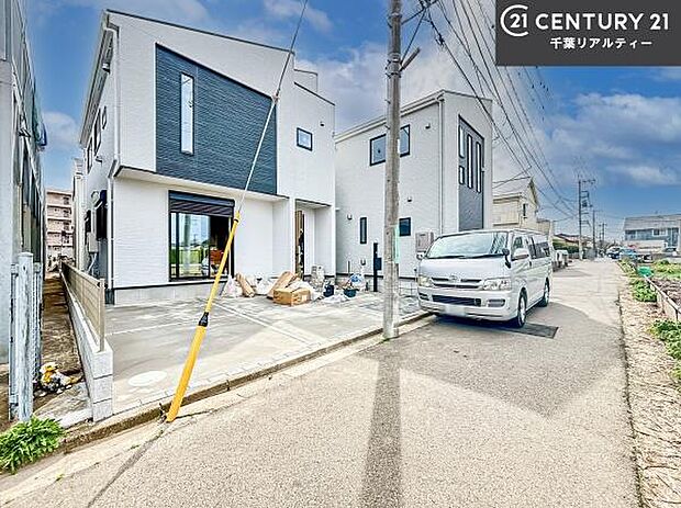 周辺環境や、お客様のご希望に合った物件も一緒にご案内を致します。住宅ローンアドバイザーによるご相談も承ります。当社はお問い合わせに即対応します!お待たせしません!