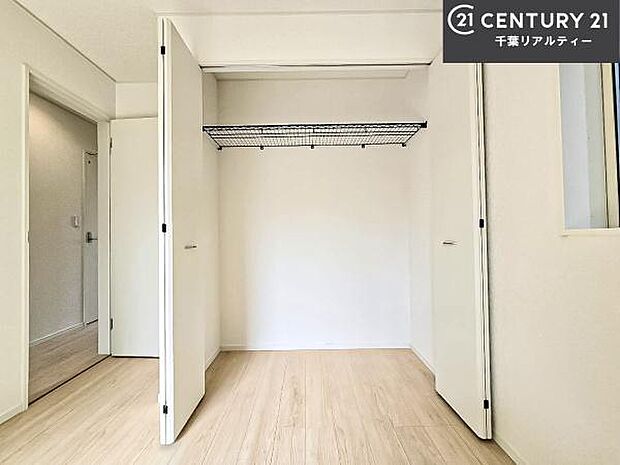 各居室収納付き!急なお客様が来客しても散らかったお部屋をサッと片付けられます!お部屋のスペースが生まれゆとりあるお部屋を演出することが出来ます!