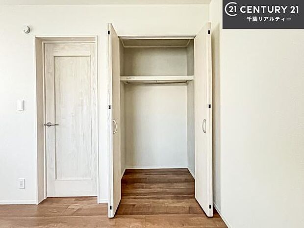 収納が充実しているからこそ、お部屋はいつも広々。掃除や片付けもラクになり、居心地の良い暮らしが続きます。