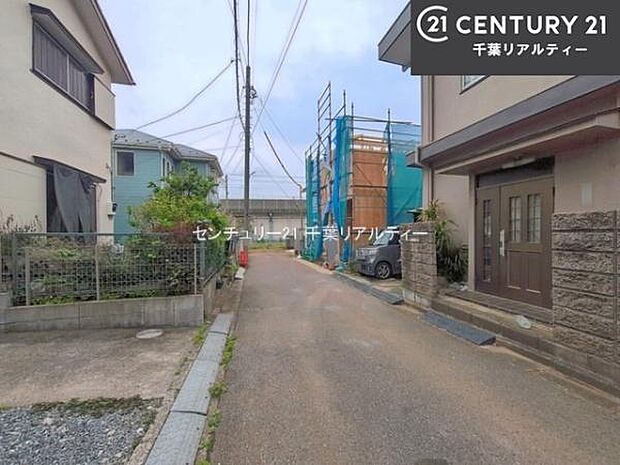 前面道路4m!車庫入れが苦手な方も安心ですね。