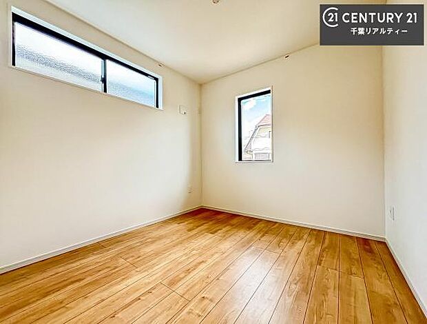 シンプルにデザインされているため、家具を選びません！お気に入りの家具を置いてくつろげる空間を作ることができます。