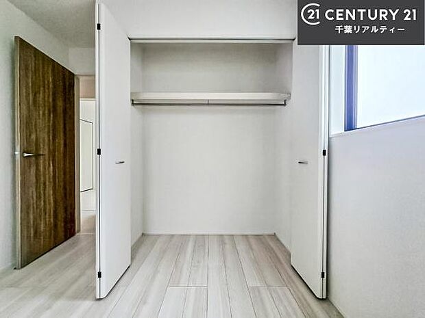 収納が充実しているからこそ、お部屋はいつも広々。掃除や片付けもラクになり、居心地の良い暮らしが続きます。