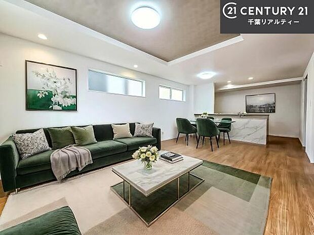 家具はCGパースです。開放感のある広々LDK！ソファーやダイニングテーブルを置いても窮屈にならないので快適に過ごせます！コミュニケーションが取りやすいリビングです！