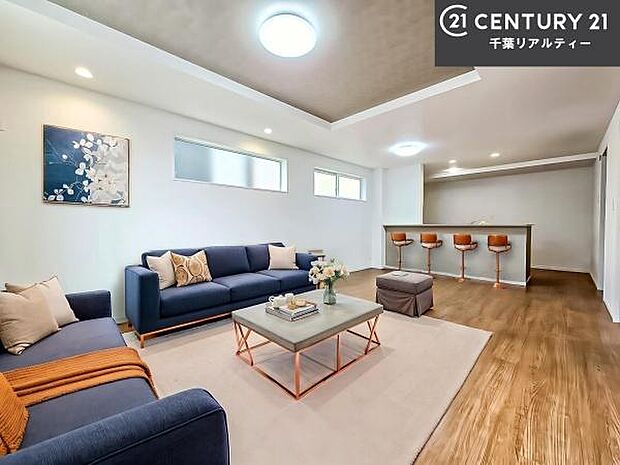 家具はCGパースです。心地良いリビングは家族が自然と集まります。家族団欒の時間が増えそうです。ご家族と、より一層充実した時間を過ごせそうですね。