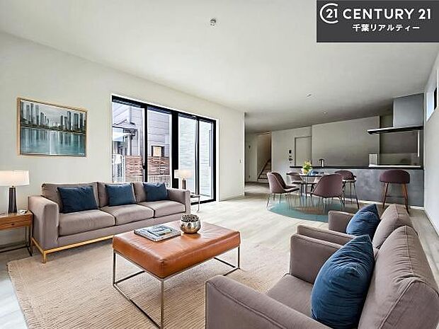 家具はCGパースです。開放感のある広々LDK！ソファーやダイニングテーブルを置いても窮屈にならないので快適に過ごせます！コミュニケーションが取りやすいリビングです！