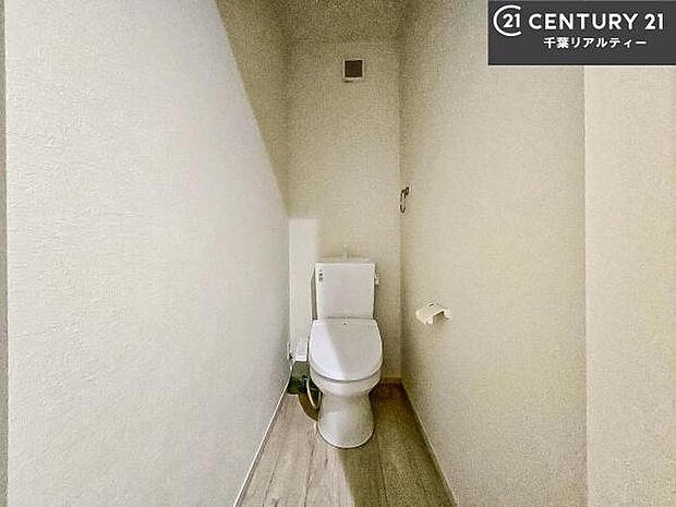 清潔感のある色味のお手洗いです！さわやかでスッキリする空間です！お手入れがしやすいトイレです！