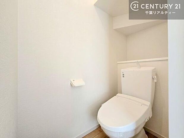 温水洗浄便座につき、冬場は便座が暖かくできるので冷たい便座に座らずに済む嬉しい仕様です!