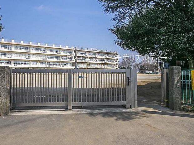 八千代市立南高津小学校まで750m