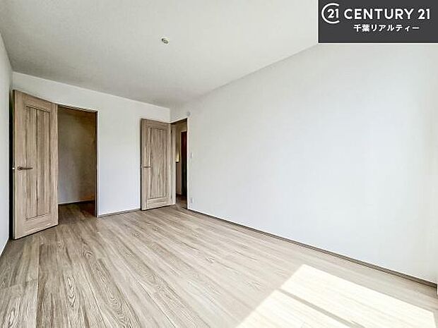 収納がしっかりあるので家具の配置がしやすく、ライフスタイルに合わせたお部屋作りが可能です。