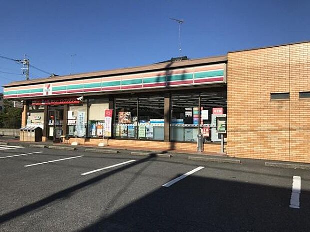 セブンイレブン成田本三里塚店まで379m