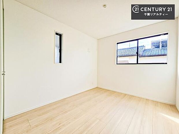 シンプルにデザインされているため、家具を選びません！お気に入りの家具を置いてくつろげる空間を作ることができます。