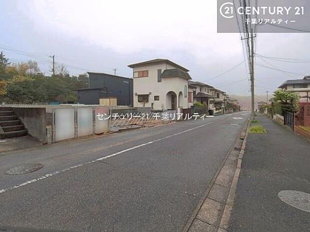 周辺環境や、お客様のご希望に合った物件も一緒にご案内を致します。住宅ローンアドバイザーによるご相談も承ります。当社はお問い合わせに即対応します!お待たせしません!