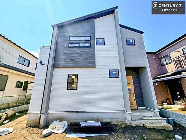 物件探しのご条件・ご要望・ご質問など、何なりと弊社スタッフまでお申し付けください！不動産に関することなら、どのようなことでも誠心誠意対応させて頂きます。