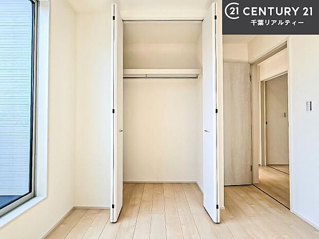 収納が充実しているからこそ、お部屋はいつも広々。掃除や片付けもラクになり、居心地の良い暮らしが続きます。