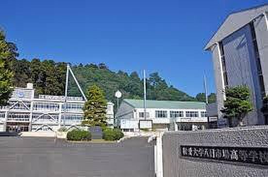 市川市立南行徳中学校まで1200m