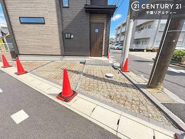 カースペース付きなのでマイカーをお持ちの方も安心ですね！ぜひ現地にてお確かめくださいませ！