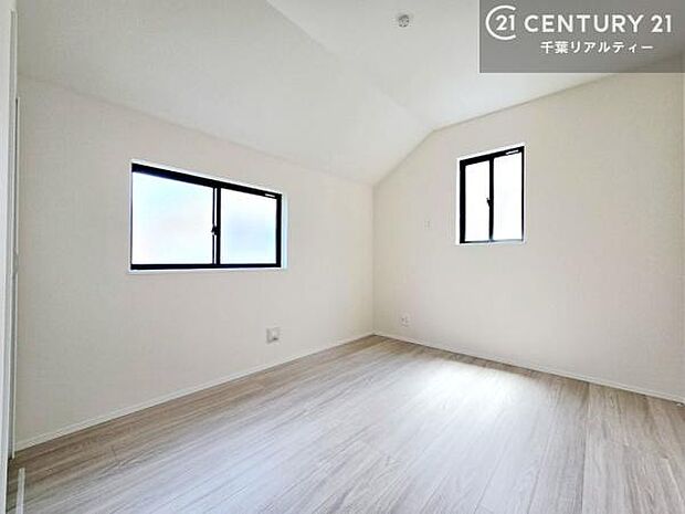 掃き出し窓がないお部屋は、お子様のお部屋としても安心です!