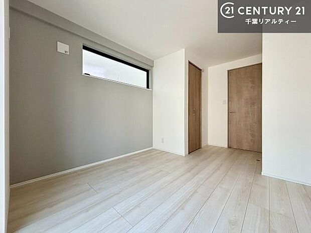 掃き出し窓がないお部屋は、お子様のお部屋としても安心です!