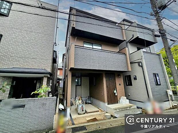周辺環境や、お客様のご希望に合った物件も一緒にご案内を致します。住宅ローンアドバイザーによるご相談も承ります。当社はお問い合わせに即対応します!お待たせしません!