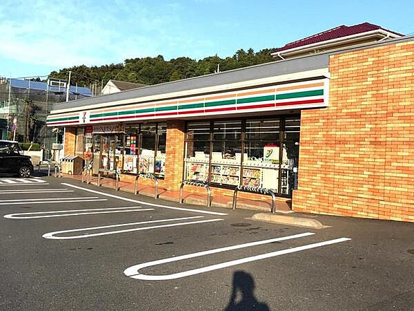 セブンイレブン佐倉上志津店まで676m
