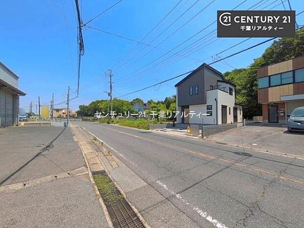 周辺環境や、お客様のご希望に合った物件も一緒にご案内を致します。住宅ローンアドバイザーによるご相談も承ります。当社はお問い合わせに即対応します!お待たせしません!