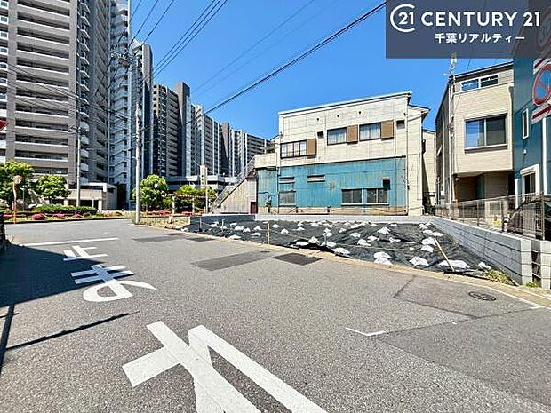 明るく開放的な角地でちょっと贅沢なお住まいをしませんか。陽当り通風良好で気持ちよくお住まいいただけます。