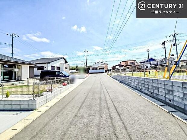 周辺環境や、お客様のご希望に合った物件も一緒にご案内を致します。住宅ローンアドバイザーによるご相談も承ります。当社はお問い合わせに即対応します!お待たせしません!