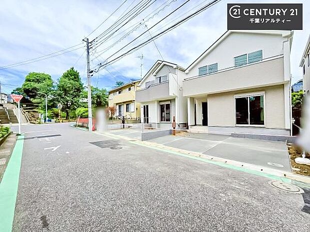 周辺環境や、お客様のご希望に合った物件も一緒にご案内を致します。住宅ローンアドバイザーによるご相談も承ります。当社はお問い合わせに即対応します!お待たせしません!