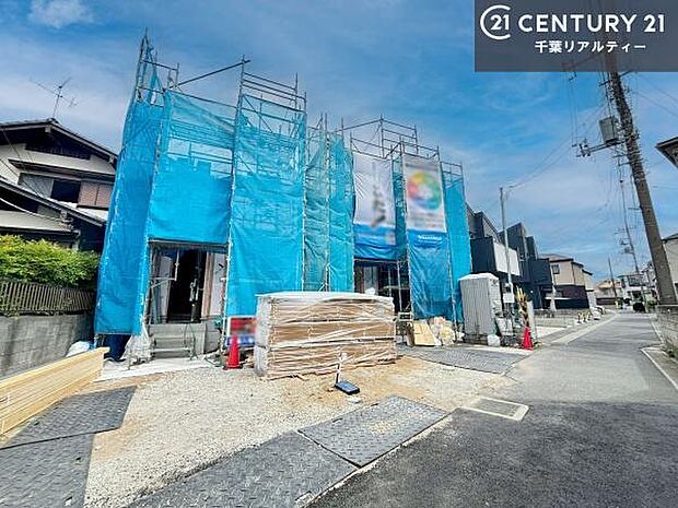 建築途中だからこそ分かる構造のしっかりさ。完成後は理想の住まいとしてお迎えします。これから仕上がる内装にも注目!新生活が楽しみになる住まいです。