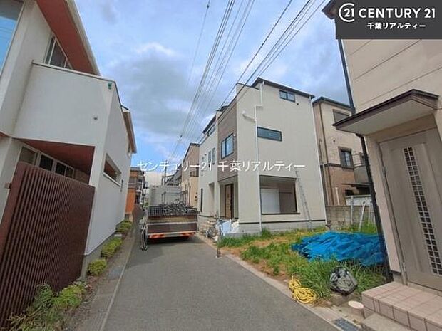 周辺環境や、お客様のご希望に合った物件も一緒にご案内を致します。住宅ローンアドバイザーによるご相談も承ります。当社はお問い合わせに即対応します!お待たせしません!