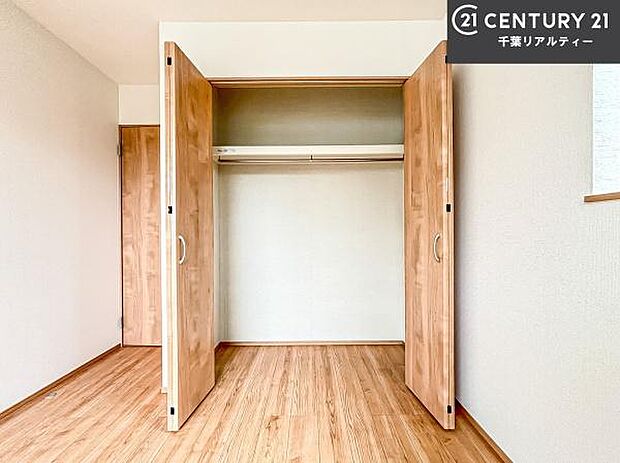 収納が充実しているからこそ、お部屋はいつも広々。掃除や片付けもラクになり、居心地の良い暮らしが続きます。